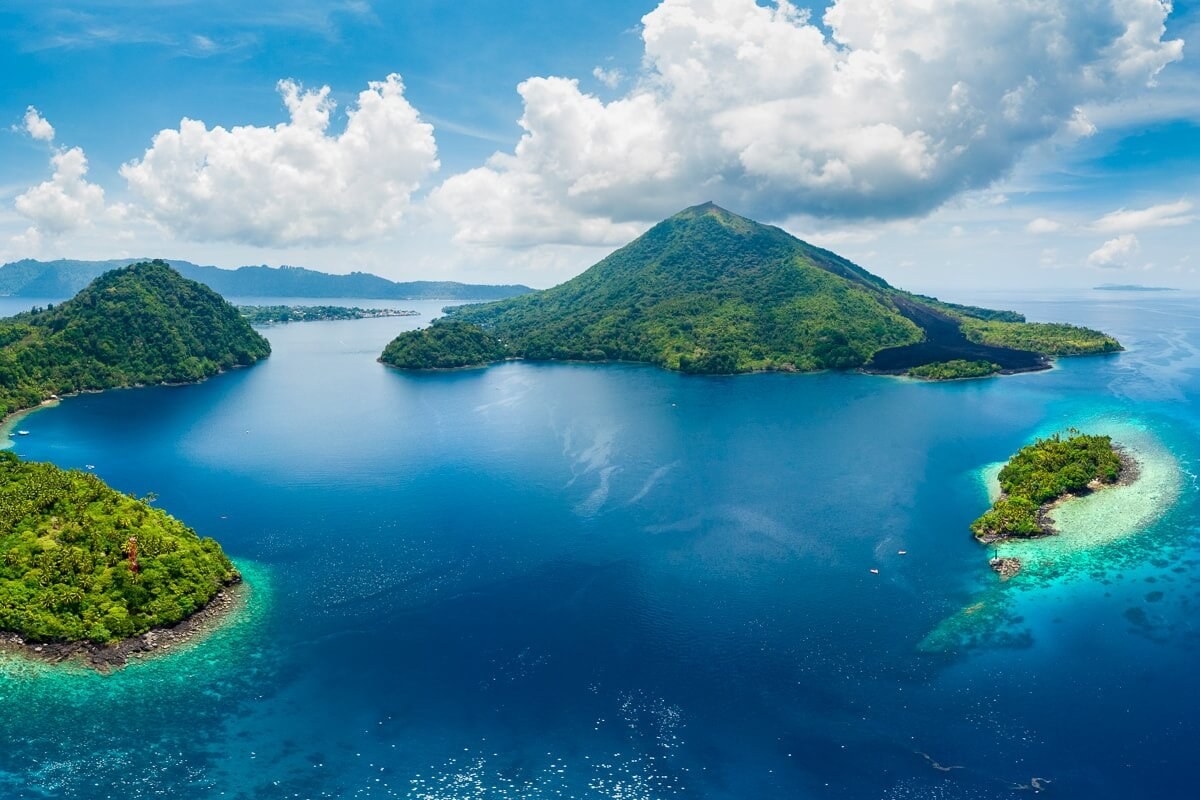 Liveaboard adventures in the Banda Sea combine history, culture and unparalleled marine life