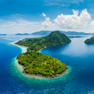 Join a liveaboard cruise of a lifetime in the Banda Sea Image