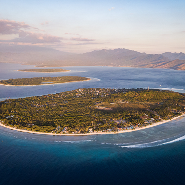 Learn to dive or improve your skills in the Gili Islands Image