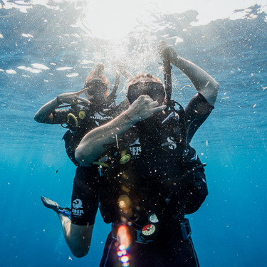 Learn to dive in the Gili Islands Image