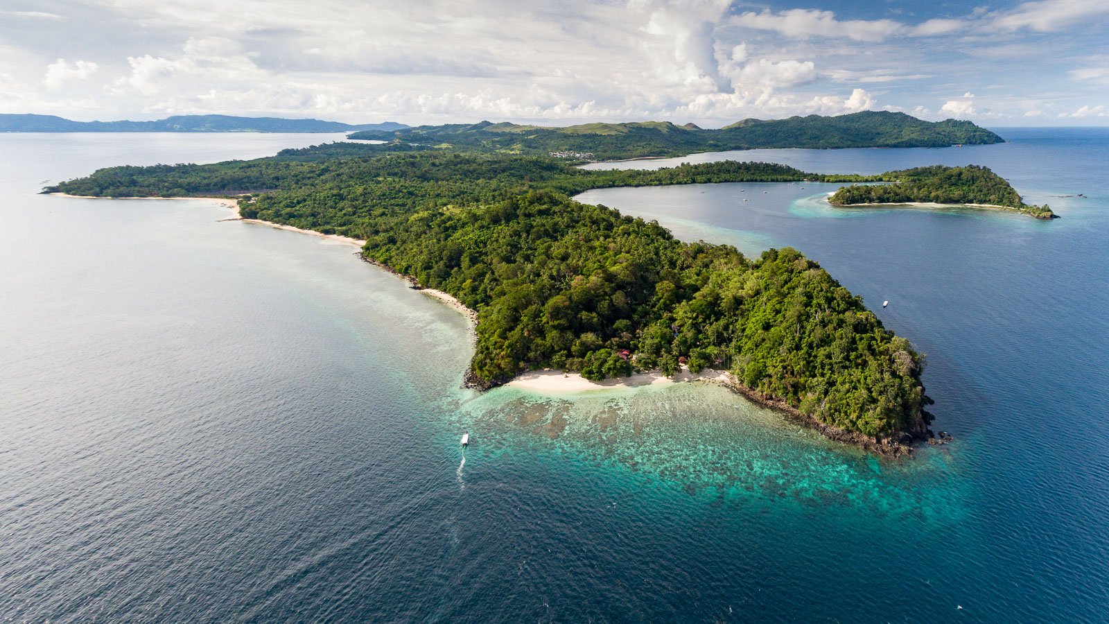 https://www.zubludiving.com/images/Indonesia/Sulawesi/Bangka/Bangka-Gangga-Islands-Sulawesi-Indonesia-Banner.jpg