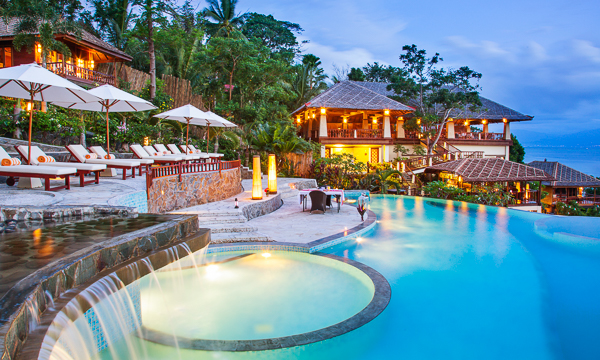 Bunaken Oasis is ideal for luxurious, all-inclusive dive vacations in North Sulawesi.
