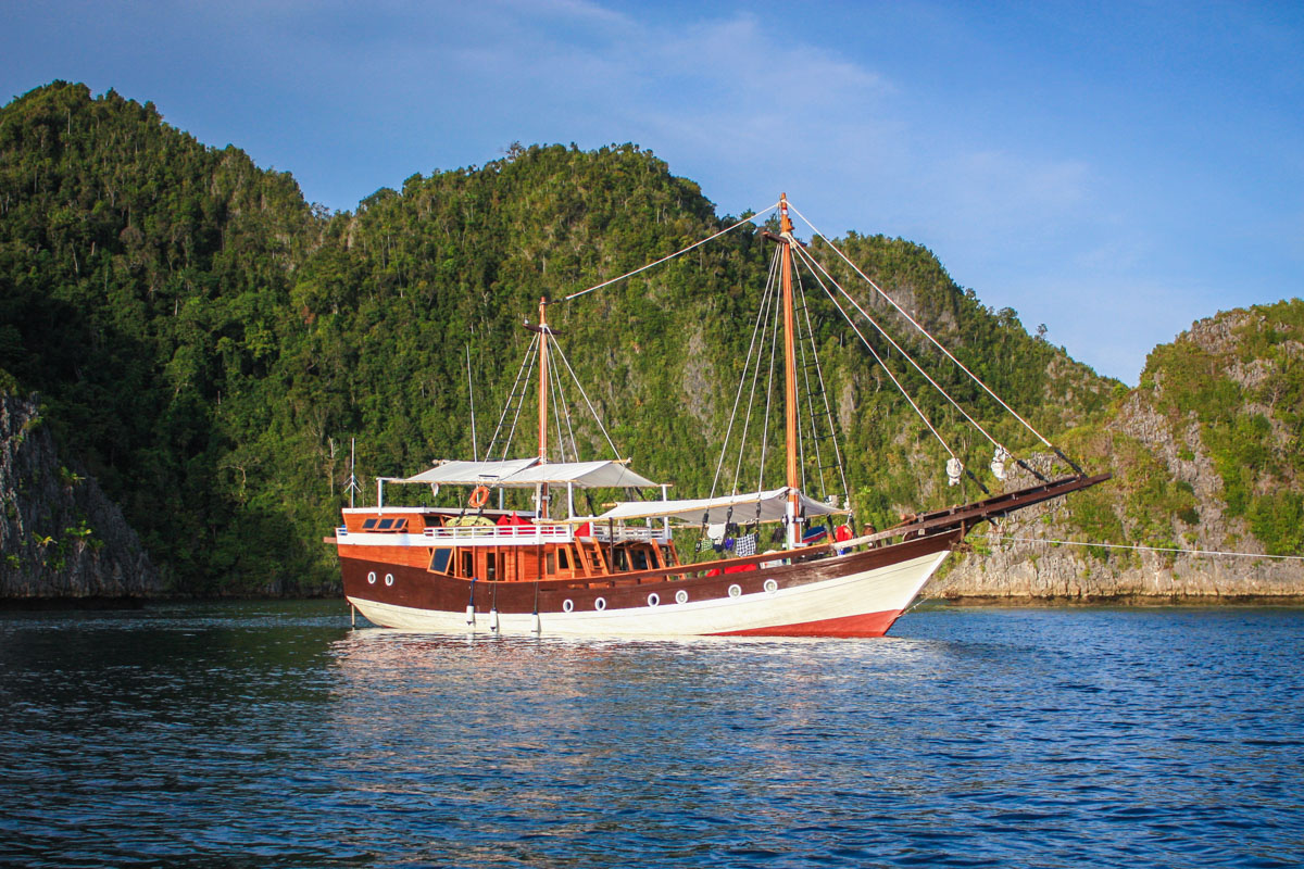 Akomo Isseki Liveaboard Indonesia