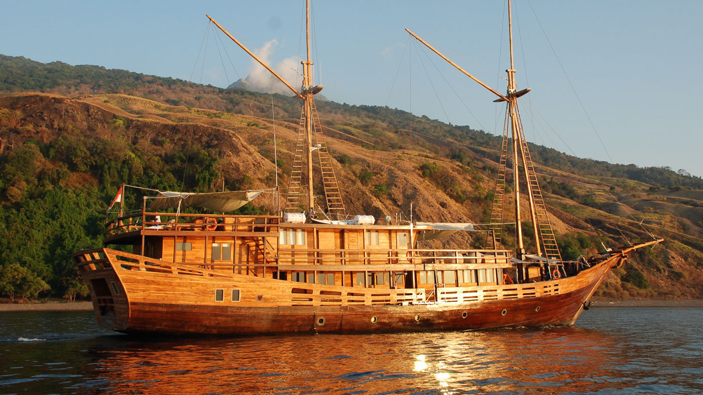 Damai Ii Liveaboard Banner 02
