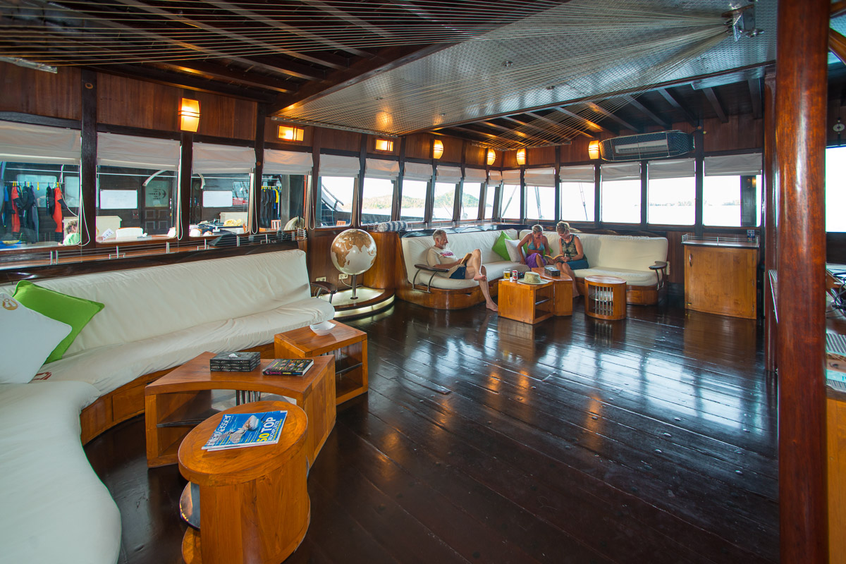 Dewi Nusantara Liveaboard Indonesia 6