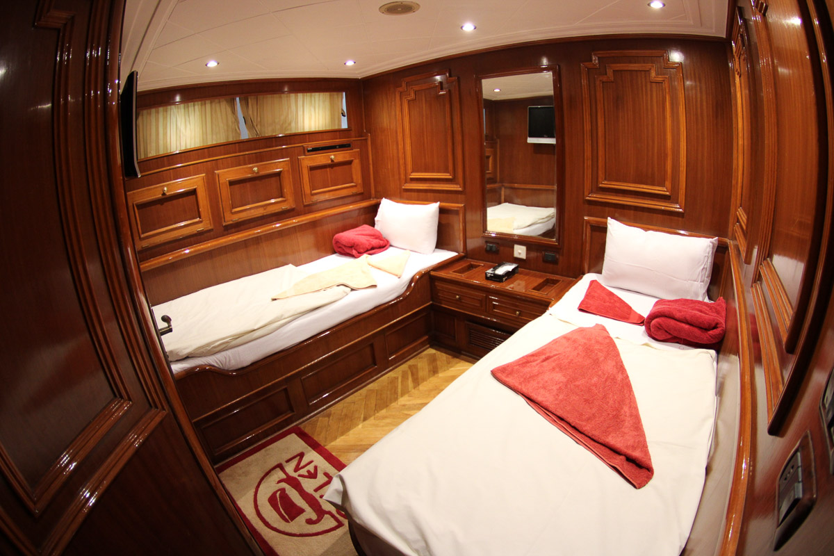 Gelen Liveaboard 14