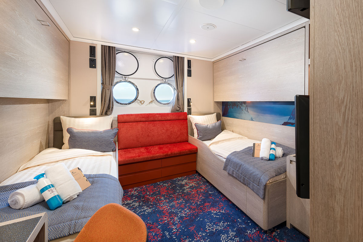 Hondius Oceanwide Expeditions 48