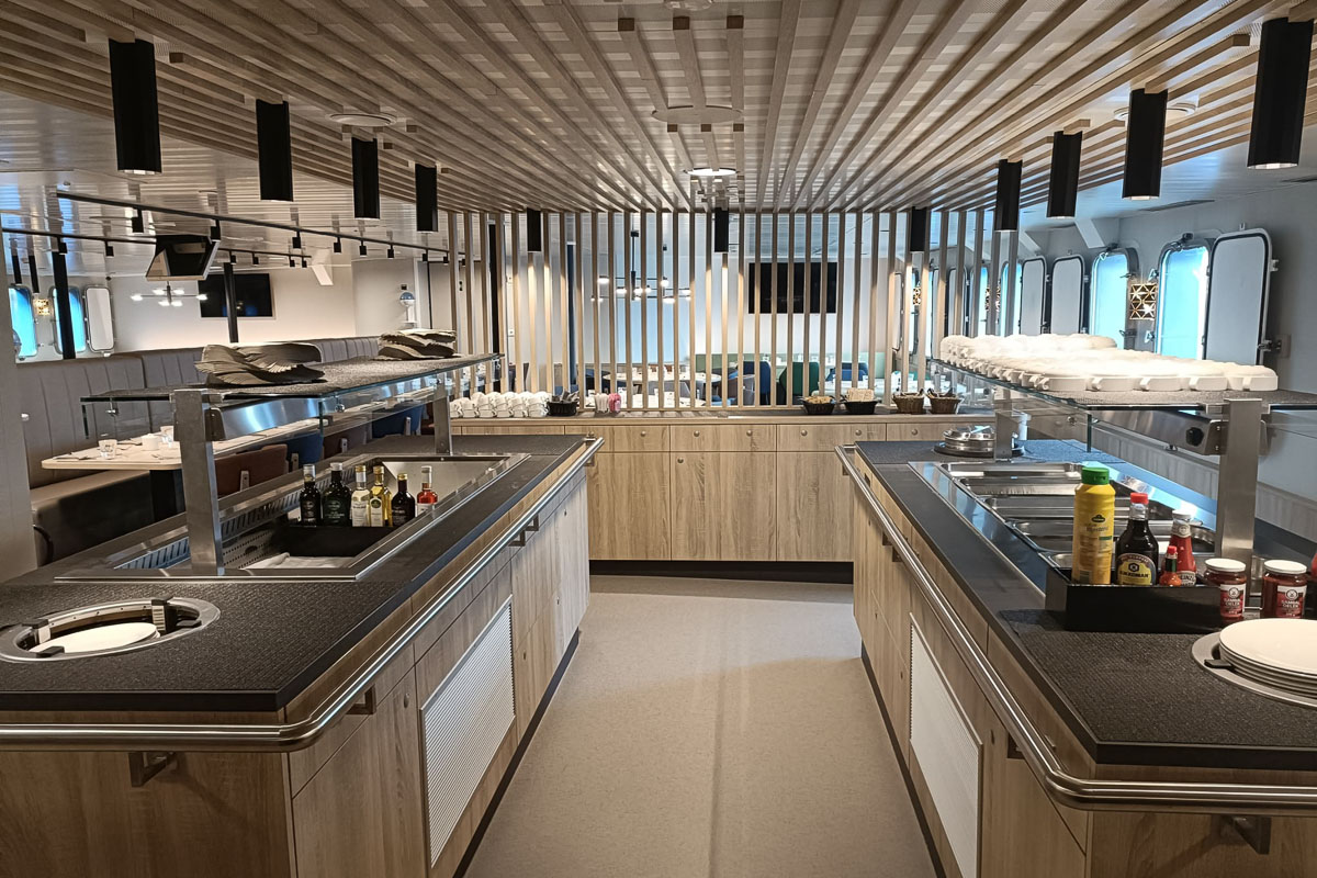 Plancius Oceanwide Expeditions 10