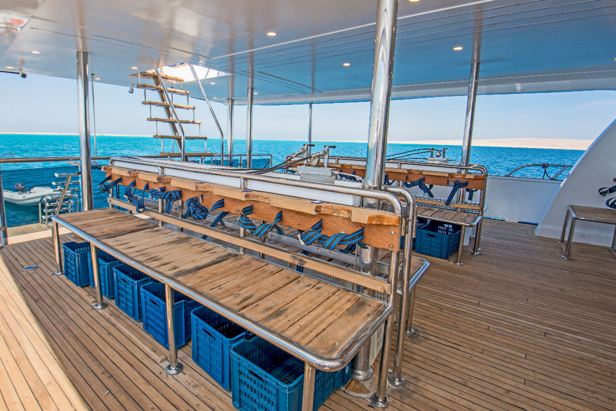 Dolce Vita Liveaboard 32