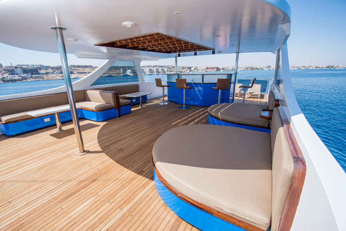 Dolce Vita Liveaboard 9