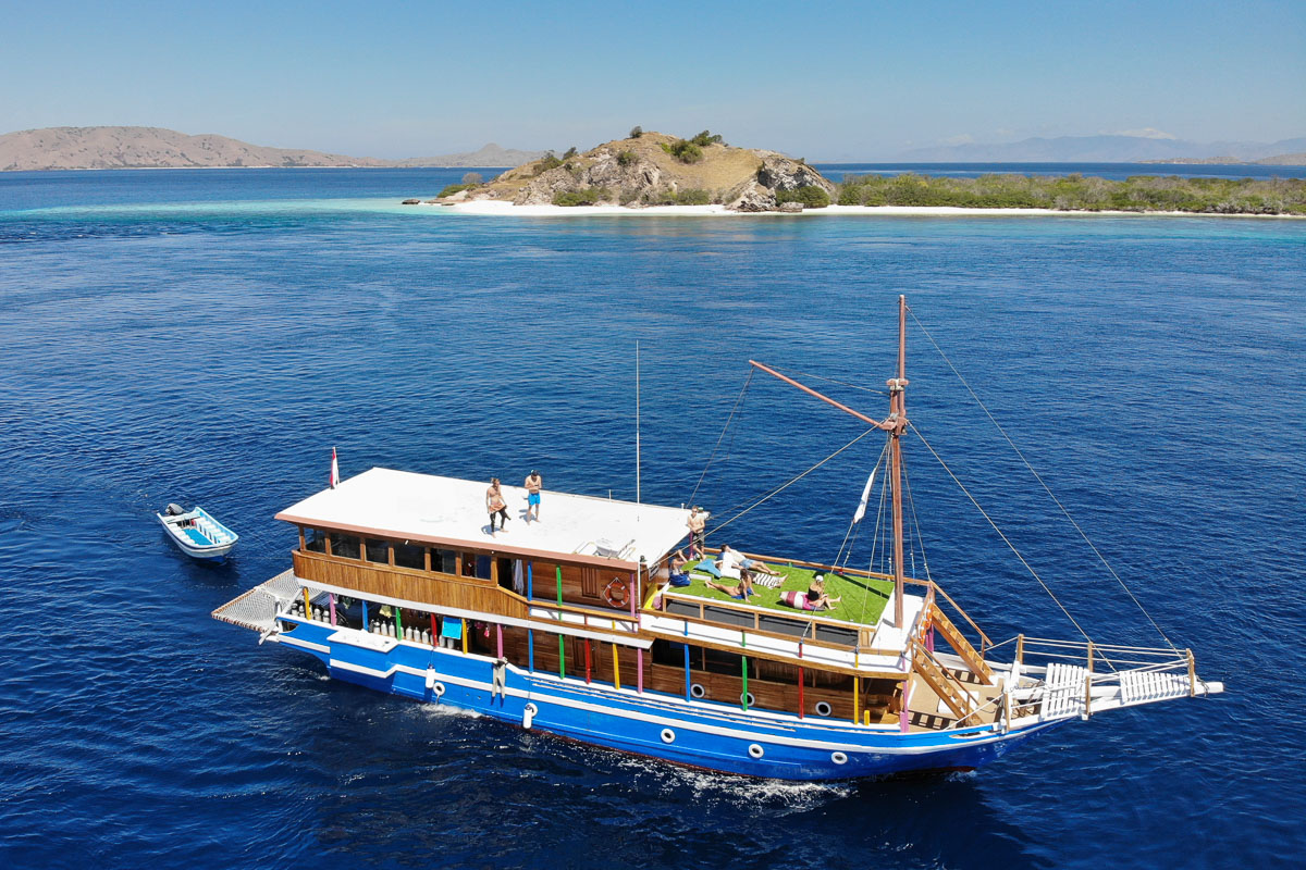 Shenron Liveaboard