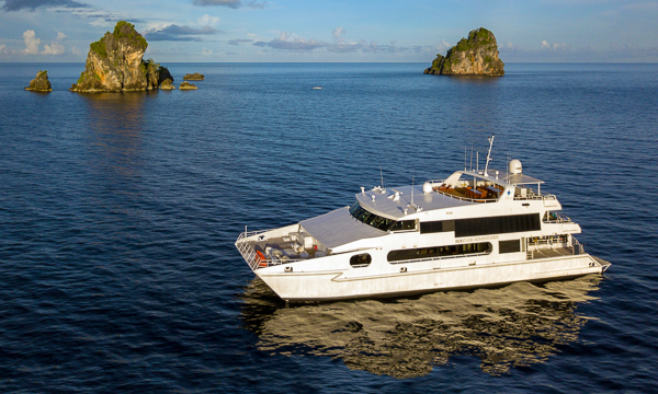 Solitude Adventure provides the comfort of a hotel during dive safaris in Indonesia.