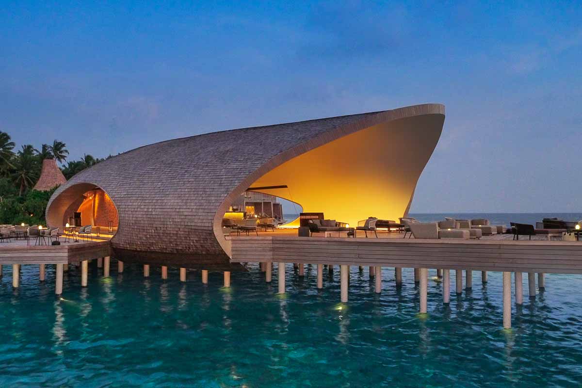 The St Regis Maldives Vommuli Resort 04