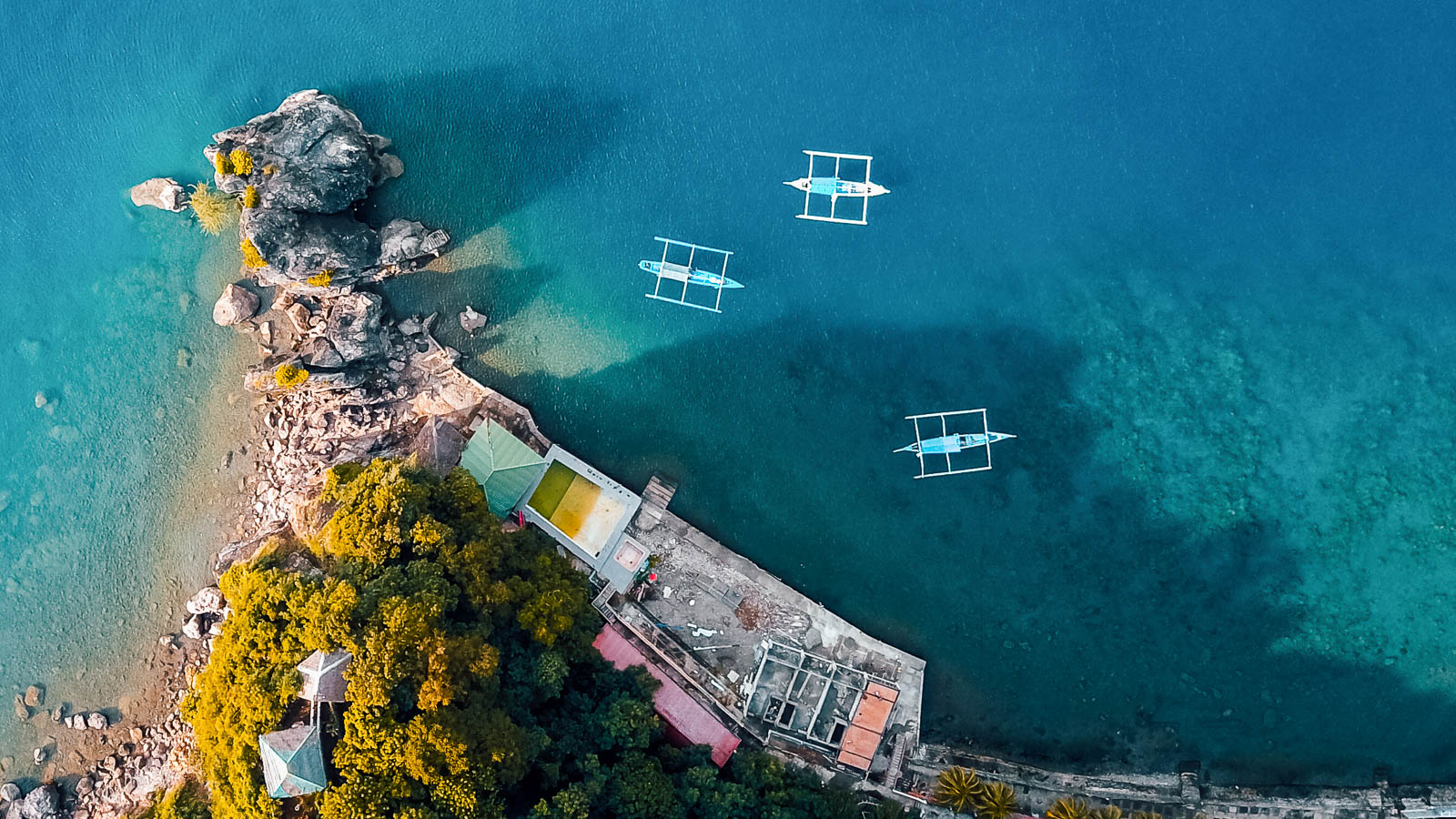 Scuba diving in Anilao, Philippines | ZuBlu