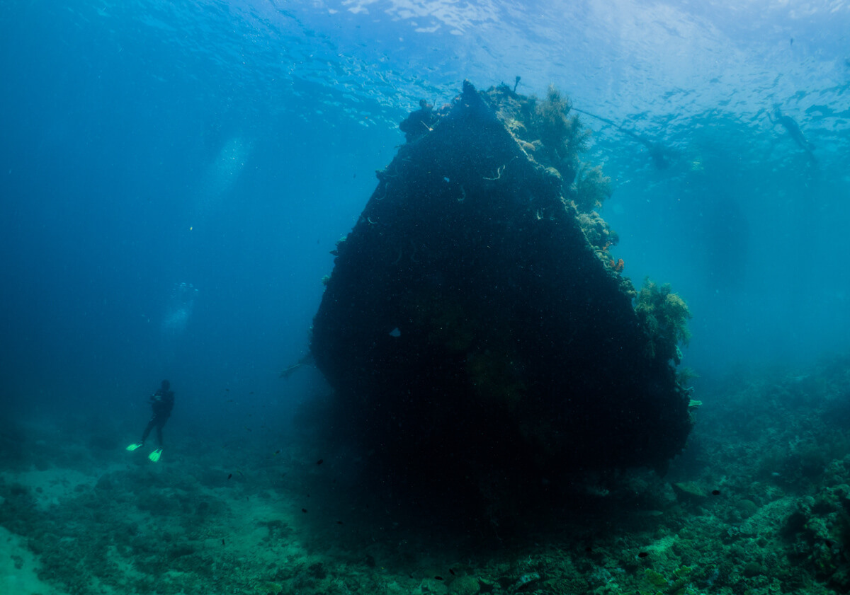 Wreck diving in Coron