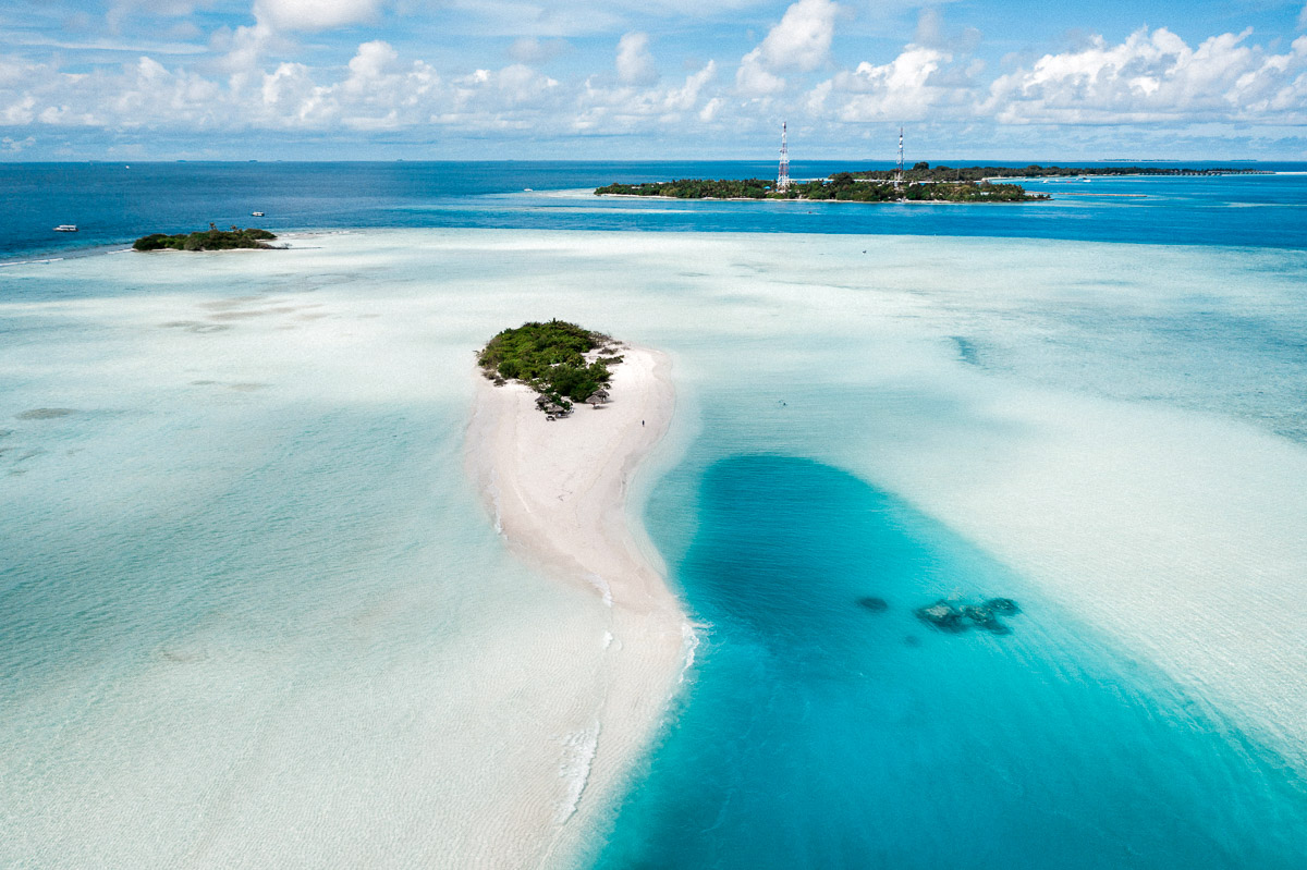 Sandbars and shallow water in Rasdhoo Atoll