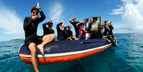 Volunteering can be more fun than a vacation – photo By Manta Expeditions with Manta Trust