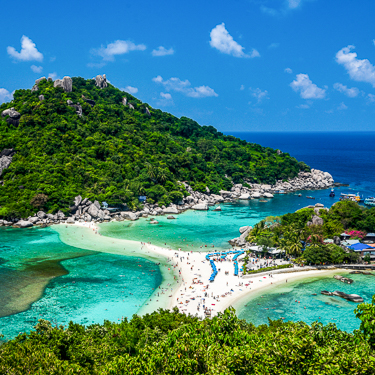 Learn to dive on Koh Tao and explore world-class sites such as Chumphon and Sail Rock Image