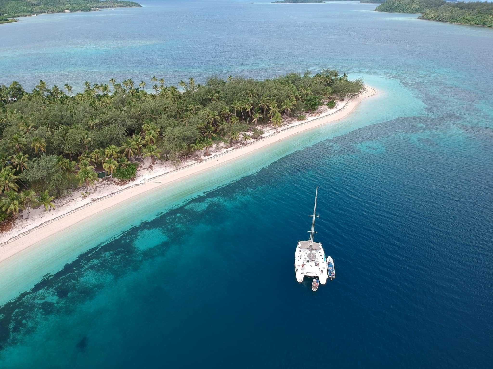 Big Blue’s smooth-sailing catamaran, Aparima, is easily one of Fiji’s top charter yachts